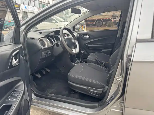 Brilliance H230 2012