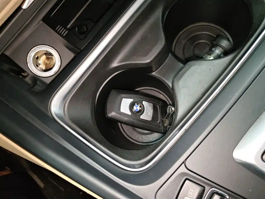 BMW 3 Series 2015 — фото 9