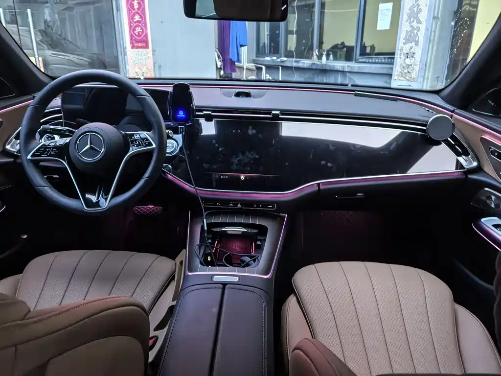 Mercedes-Benz E-Class 2025 — фото 15