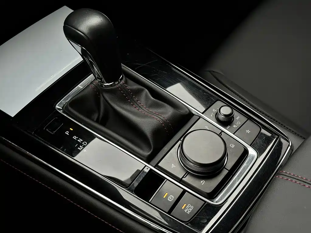 Mazda CX-30 2022 — фото 10