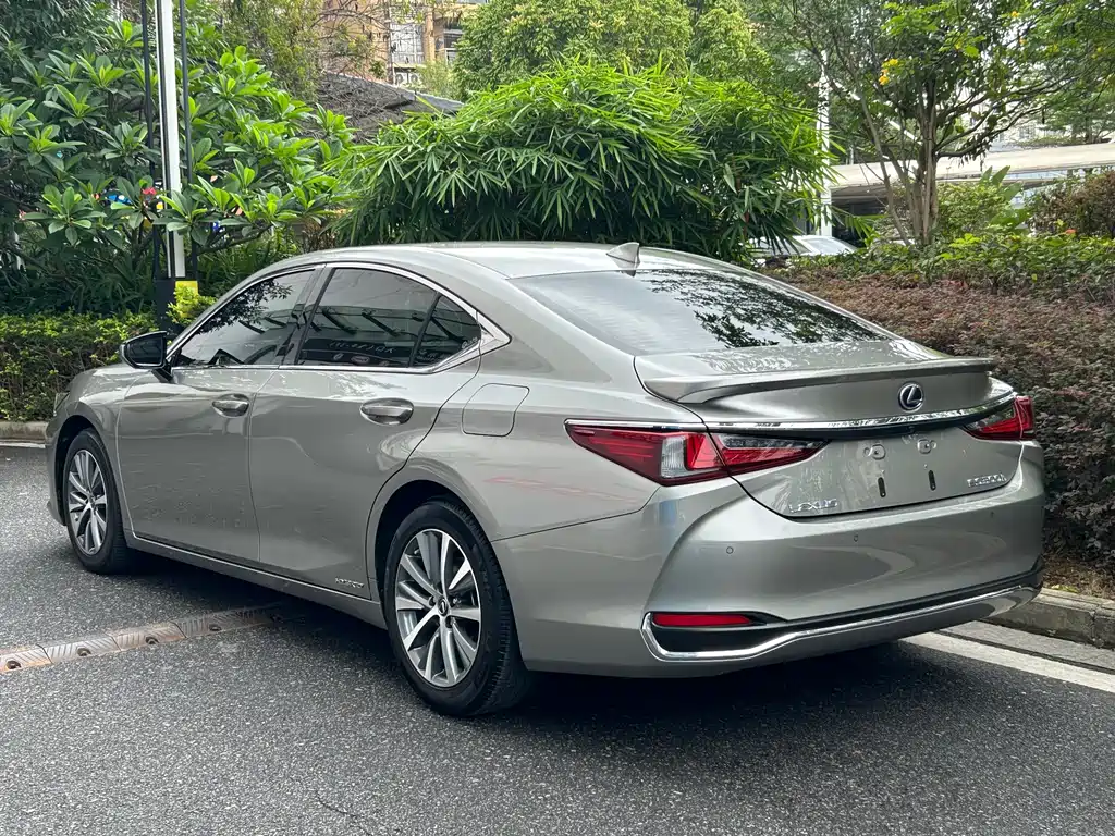Lexus ES 2019 — фото 5
