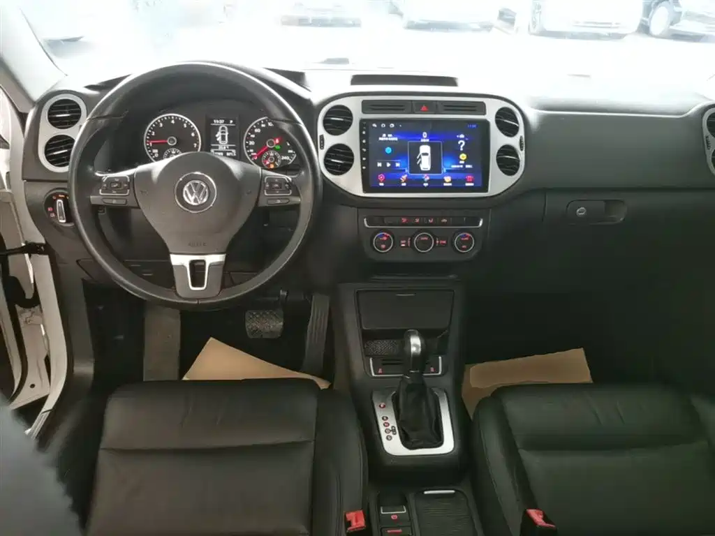 Volkswagen Tiguan 2015 — фото 10