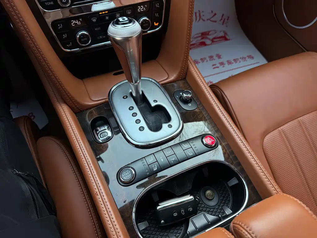Bentley Continental 2014 — фото 17
