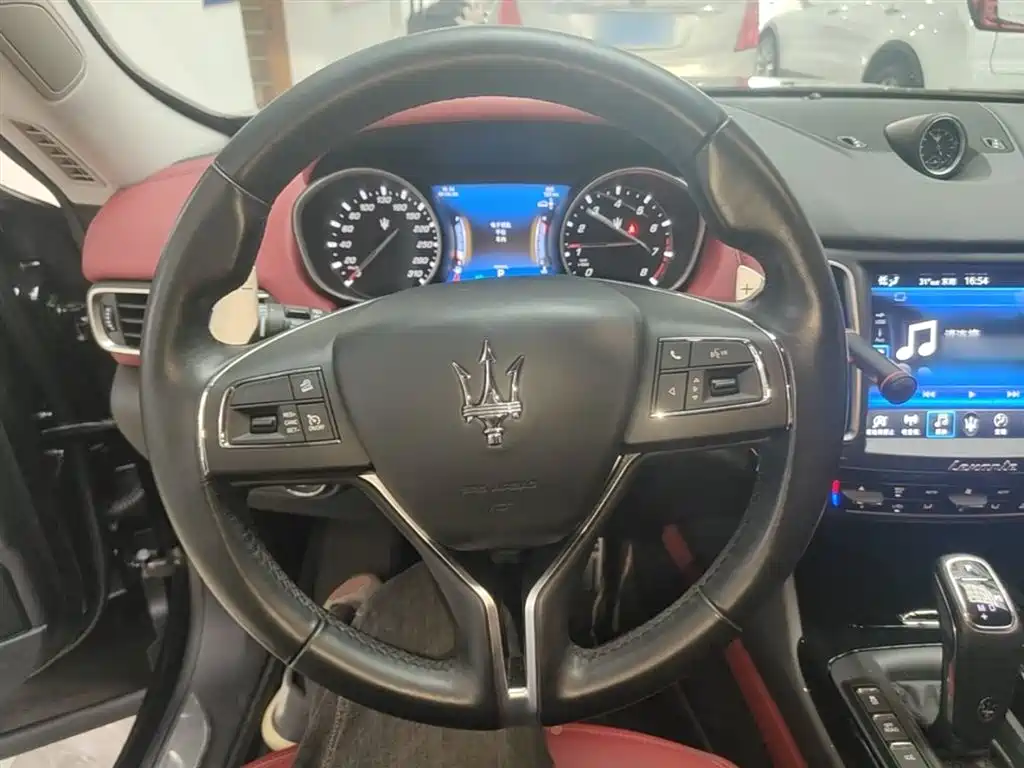 Maserati Levante 2020 — фото 10