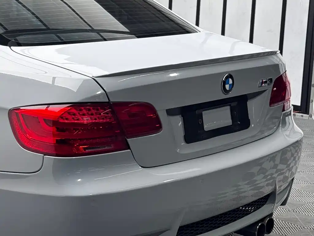 BMW M3 2011 — фото 17