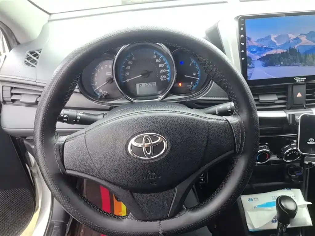 Toyota Yaris L 2019 — фото 11