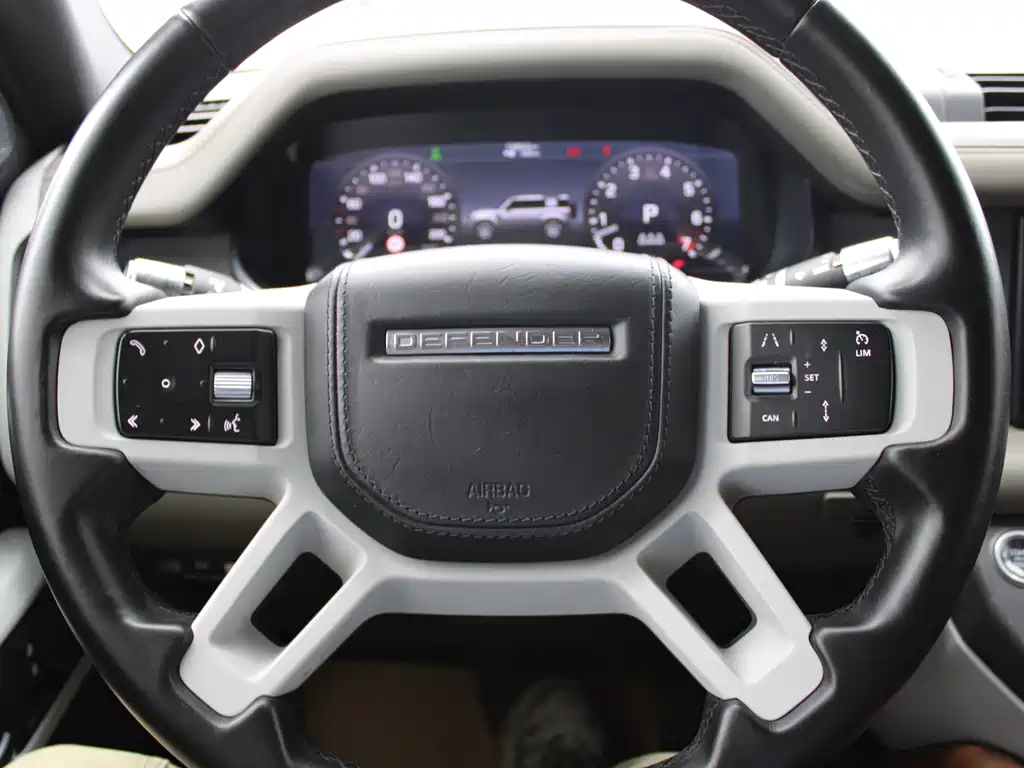 Land Rover Defender 2021 — фото 15