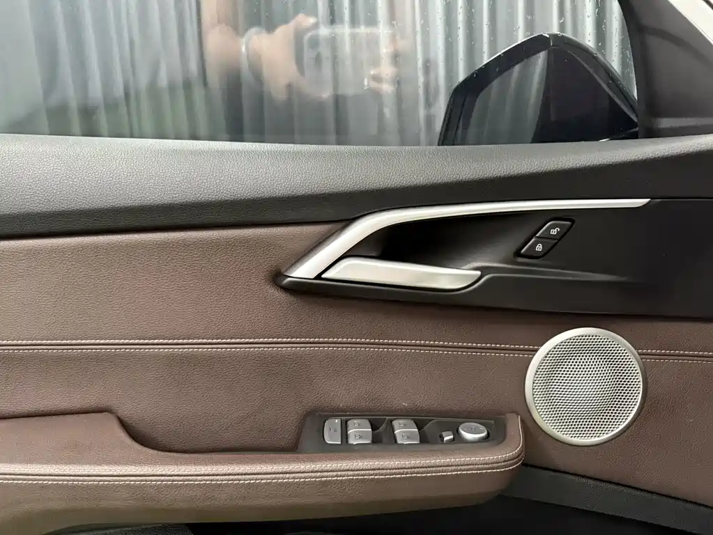 BMW 1 Series 2023 — фото 10