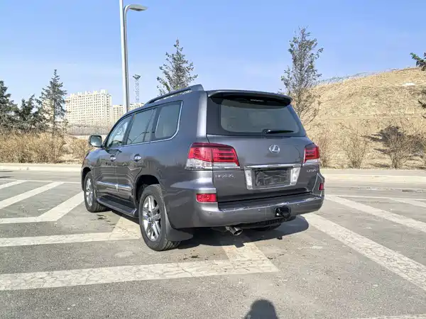 Lexus LX 2013