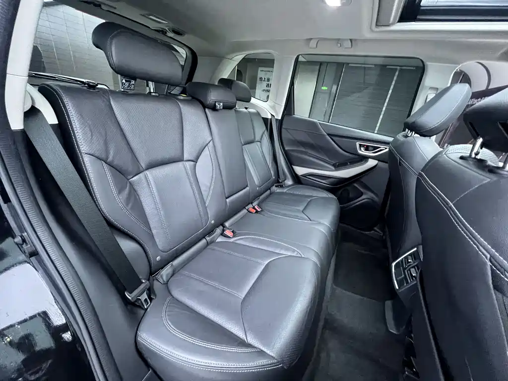 Subaru Forester 2022 — фото 18