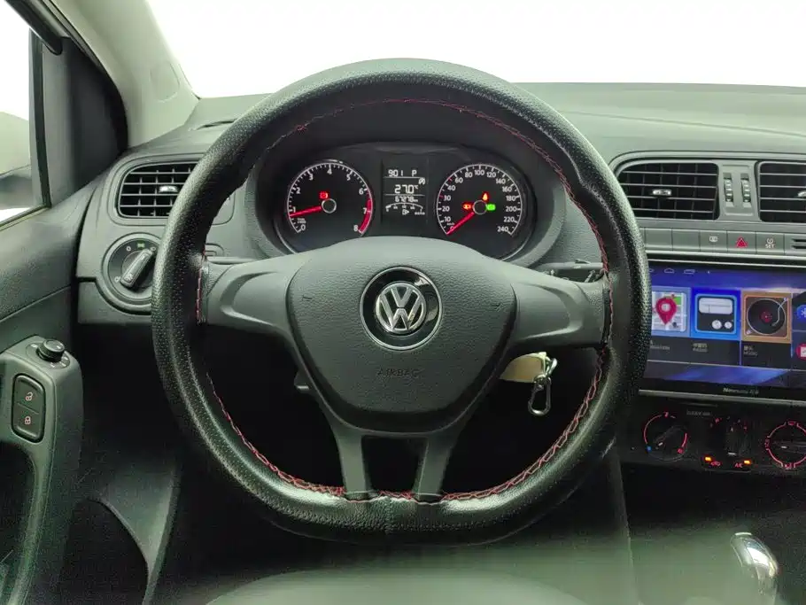 Volkswagen Polo 2019 — фото 15
