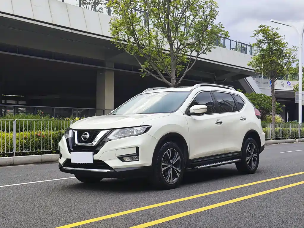 Nissan X-Trail 2017 — фото 1