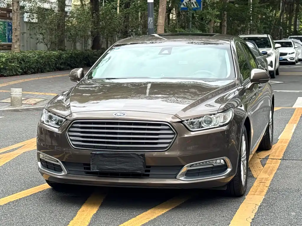 Ford Taurus 2016 — фото 4