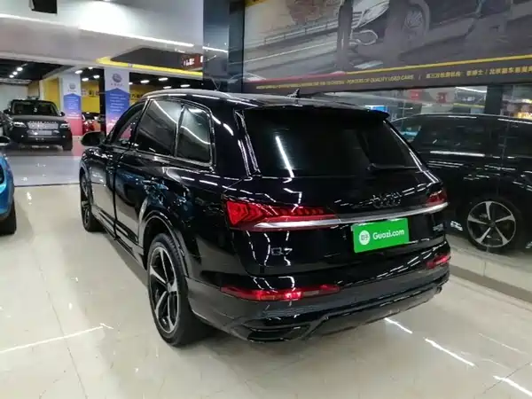Audi Q7 2021