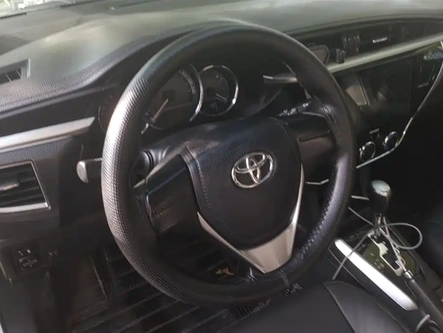 Toyota Corolla 2015 — фото 15