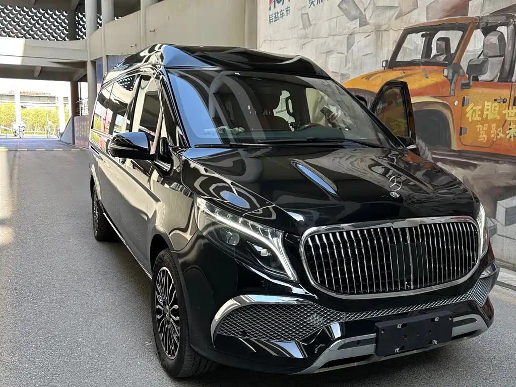 Mercedes-Benz V-Class 2023 — фото 2