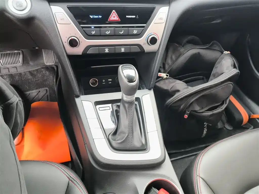 Hyundai Elantra 2019 — фото 10