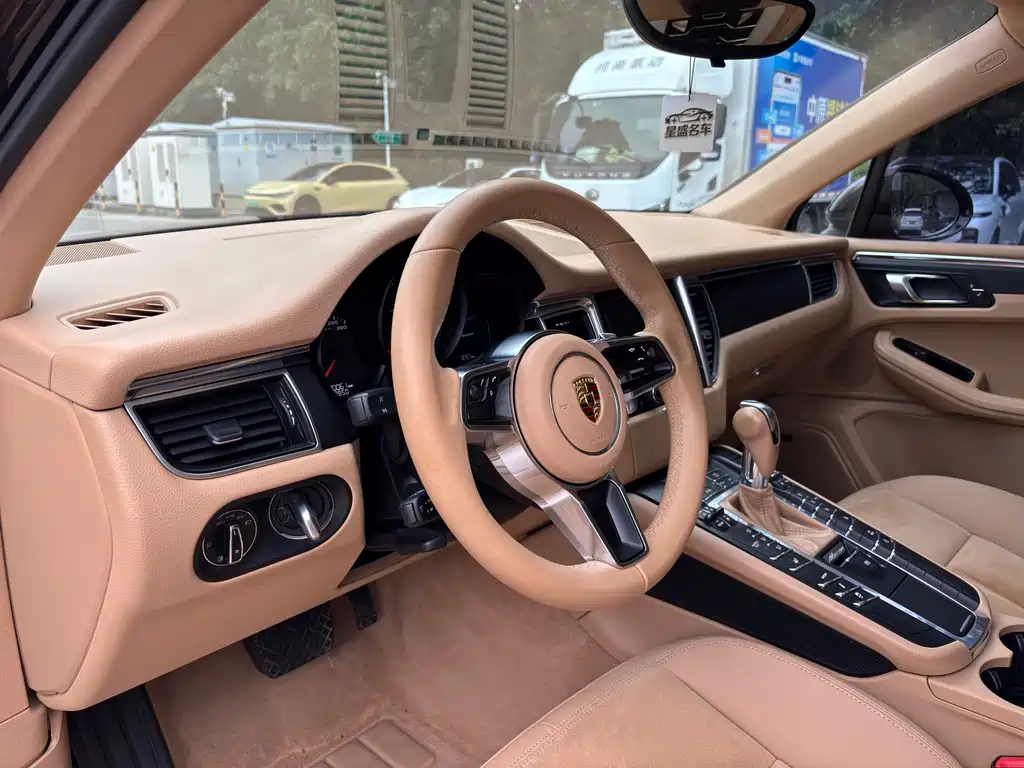 Porsche Macan 2015 — фото 12