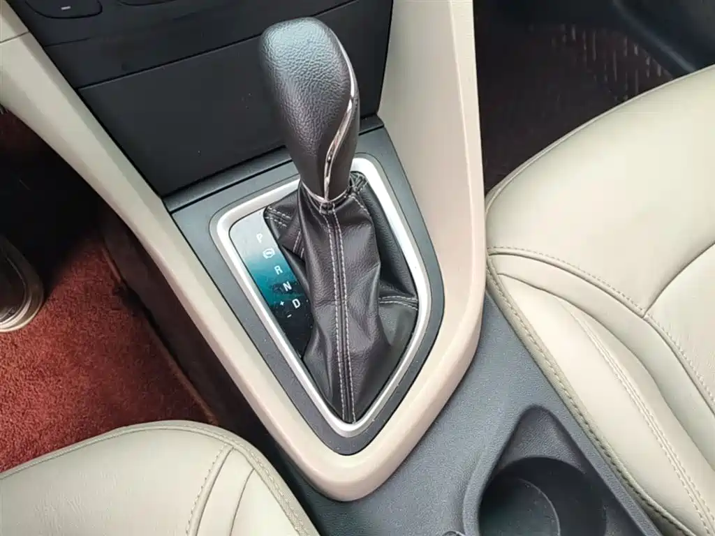 Buick Excelle 2016 — фото 14