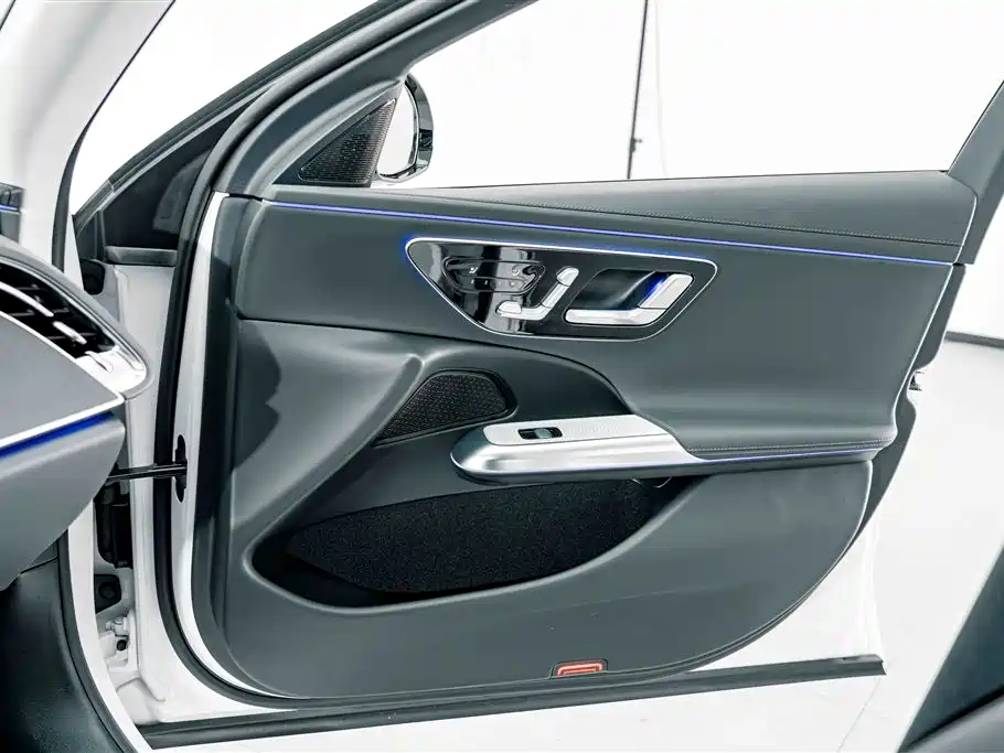 Mercedes-Benz E-Class 2026 — фото 15