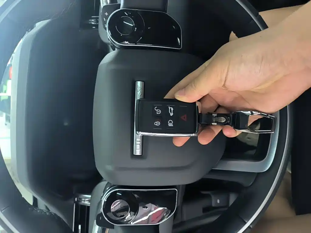 Land Rover Discovery Sport 2021 — фото 9