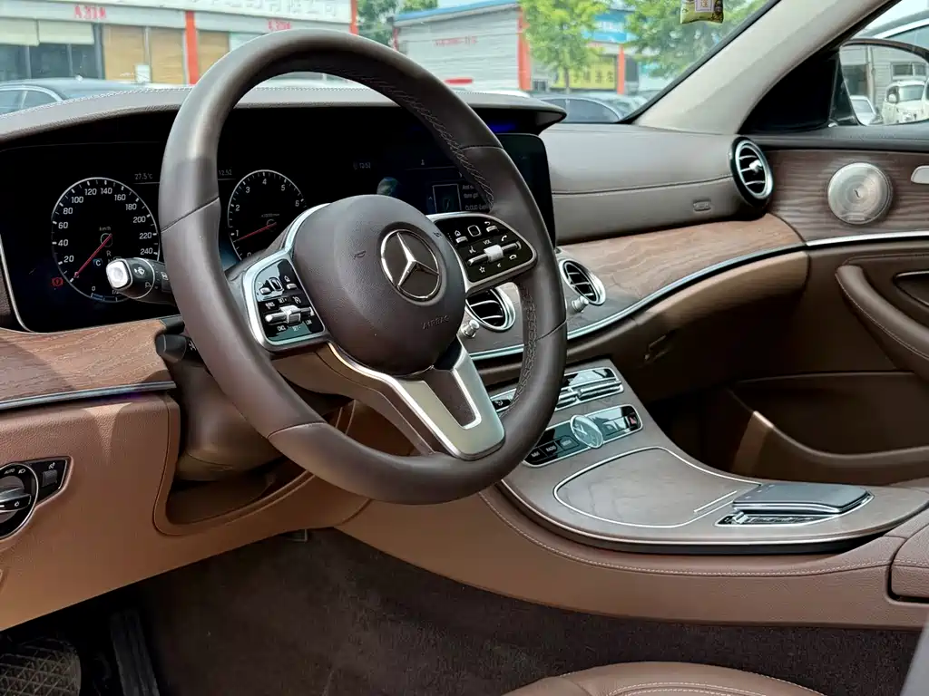 Mercedes-Benz E-Class 2020 — фото 6