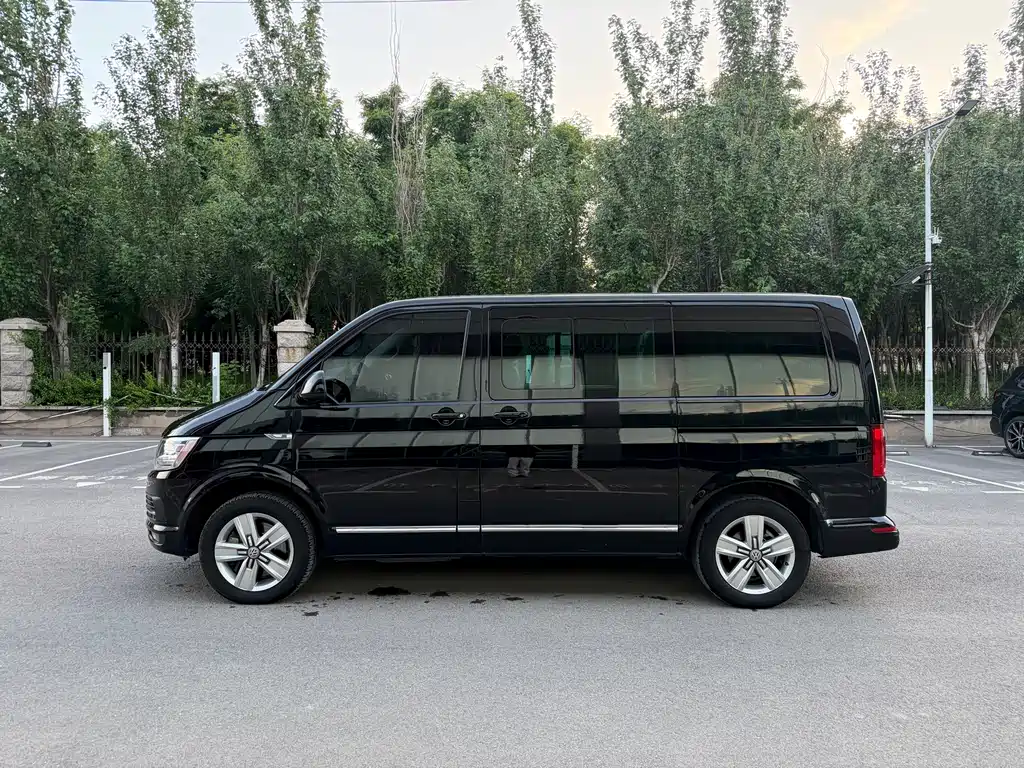 Volkswagen Multivan 2017 — фото 3