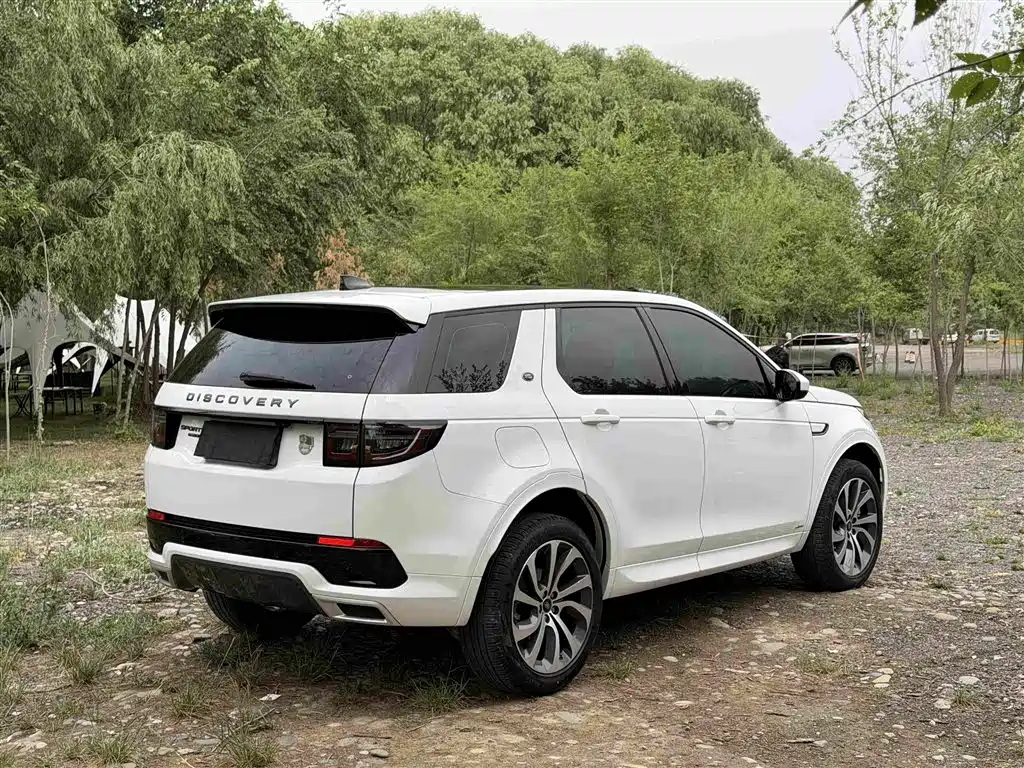 Land Rover Discovery Sport 2021