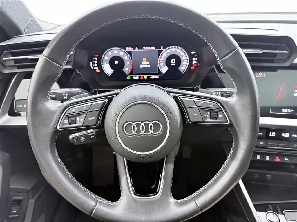 Audi A3 2023 — фото 8