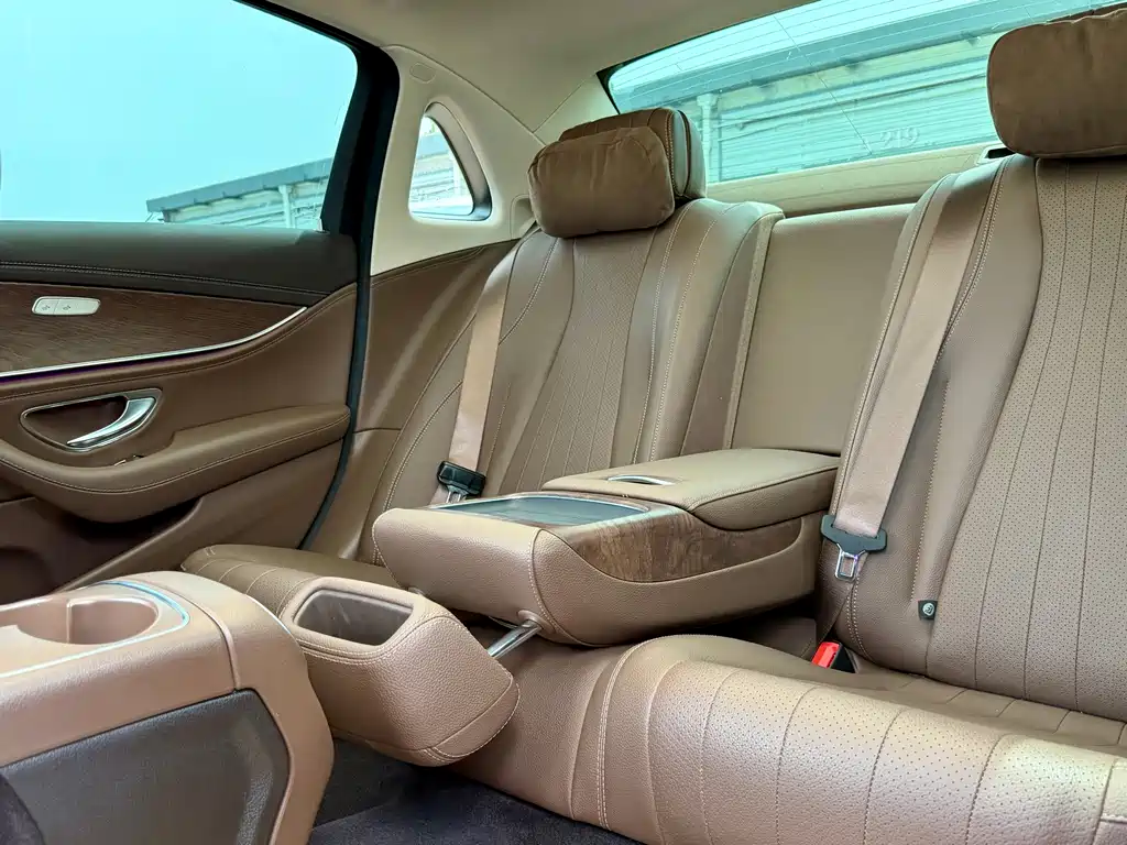 Mercedes-Benz E-Class 2020 — фото 27