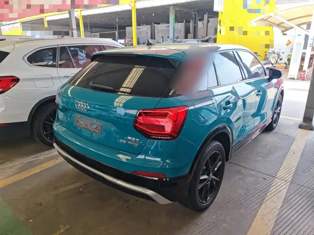 Audi Q2L 2020