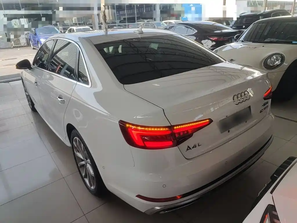 Audi A4L 2019