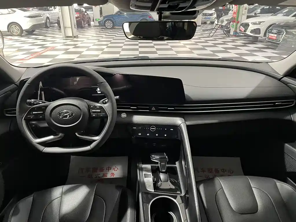 Hyundai Elantra 2021