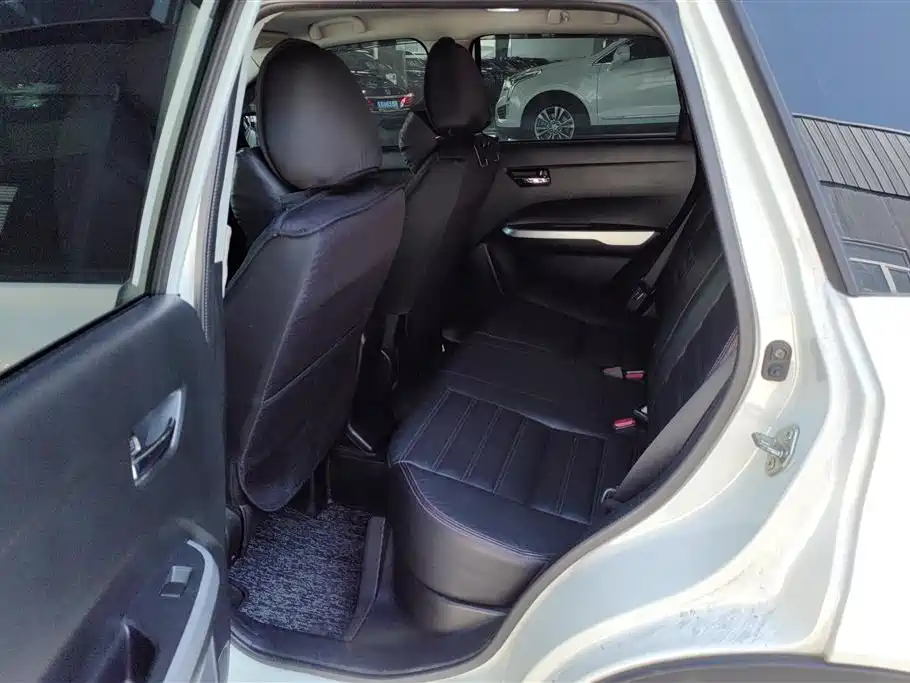 Suzuki Vitara 2016 — фото 11