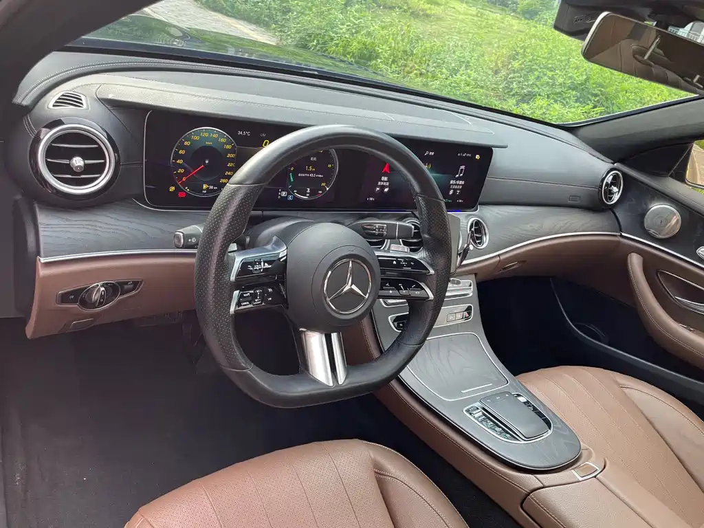 Mercedes-Benz E-Class 2022