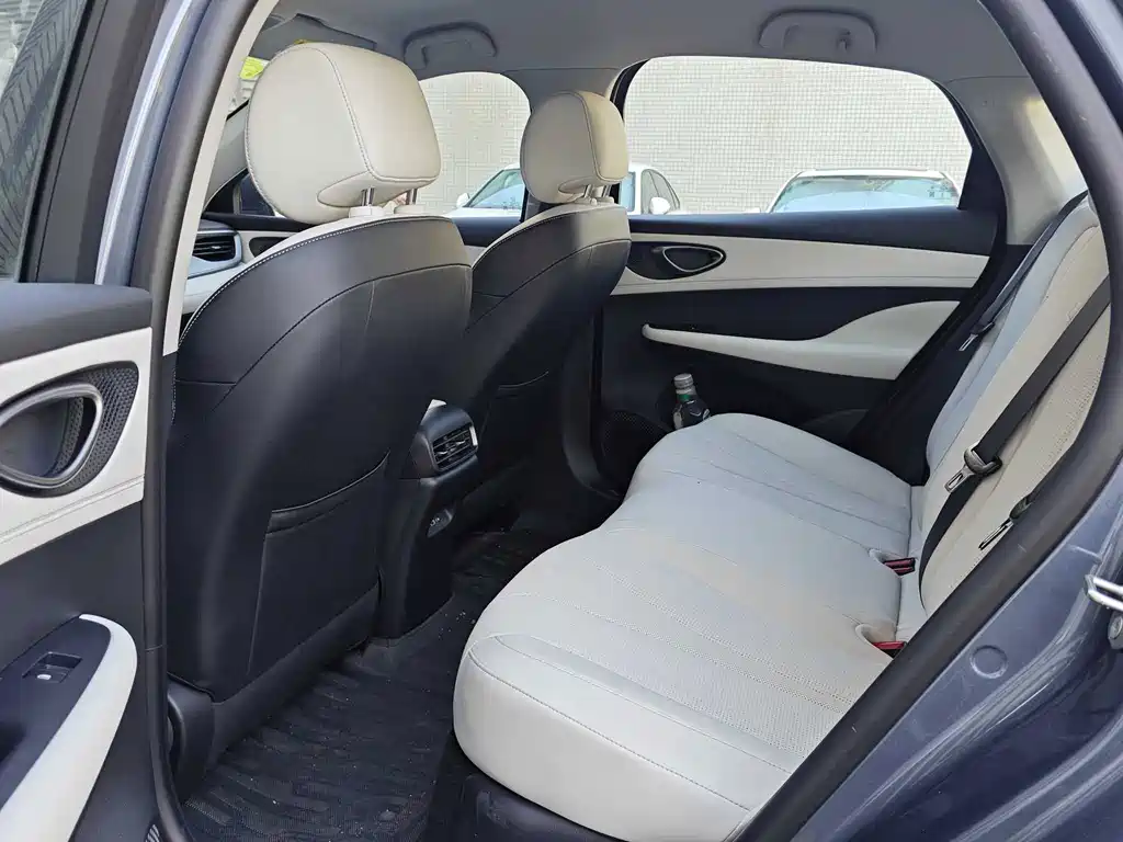 BYD Seal 05 DM-i 2026 — фото 14