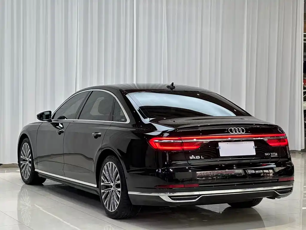 Audi A8 2019 — фото 14