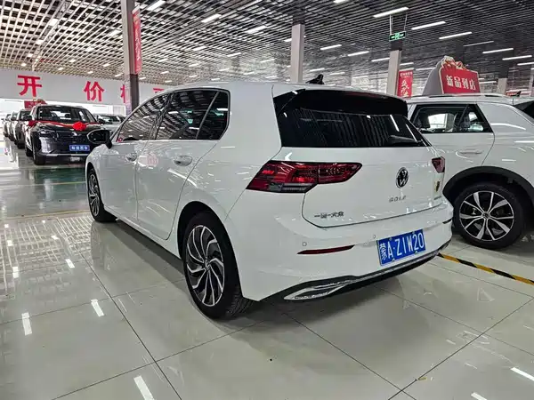 Volkswagen Golf 2023
