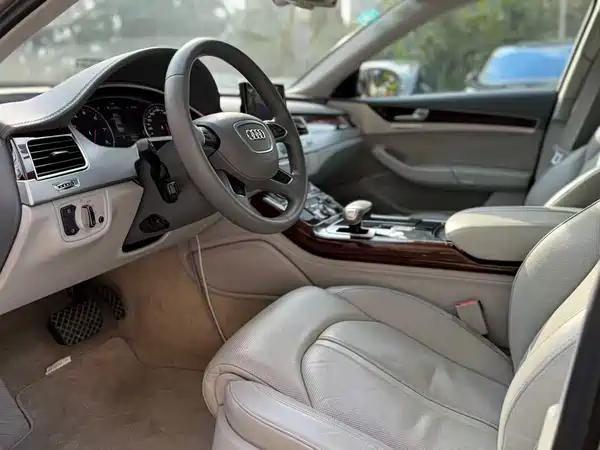 Audi A8 2012
