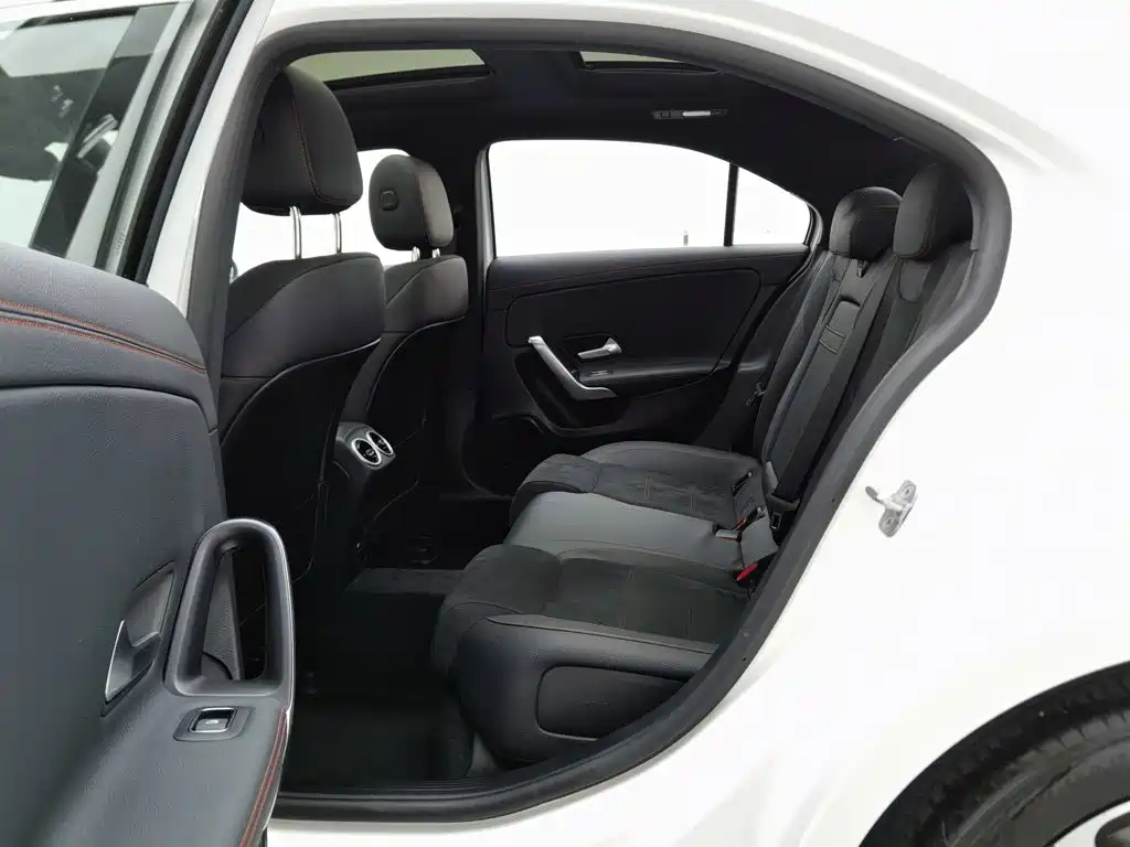 Mercedes-Benz A-Class 2025 — фото 15