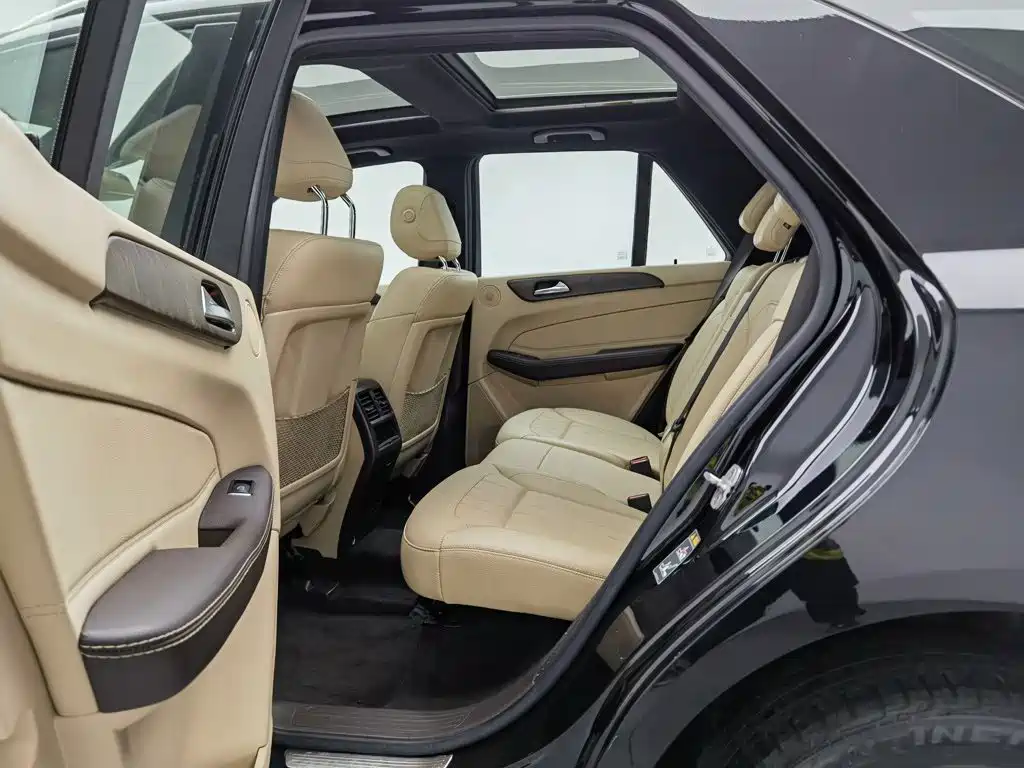 Mercedes-Benz GLE 2017 — фото 15