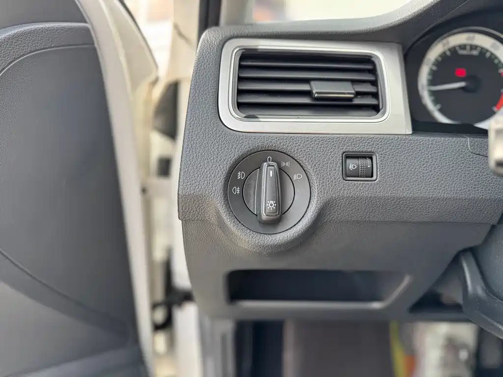 Skoda Rapid 2019 — фото 24