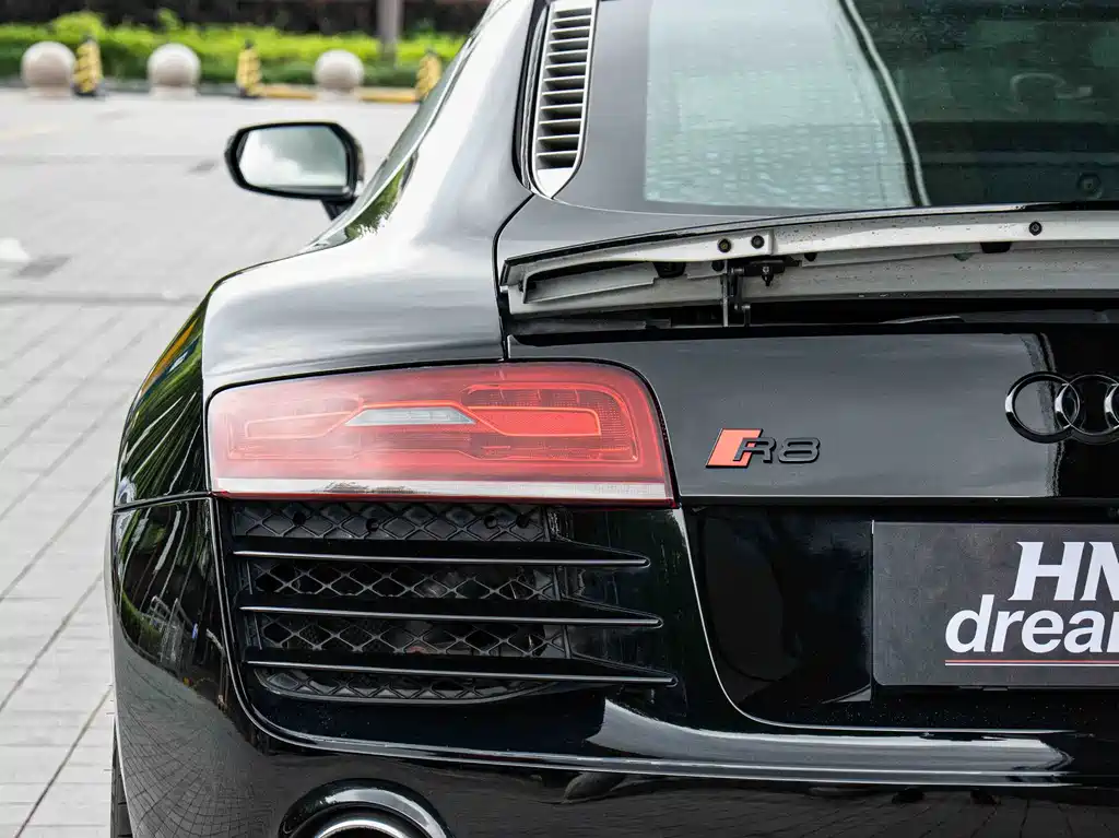 Audi R8 2015 — фото 9
