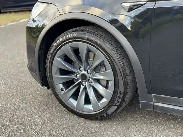 Tesla Model X 2016