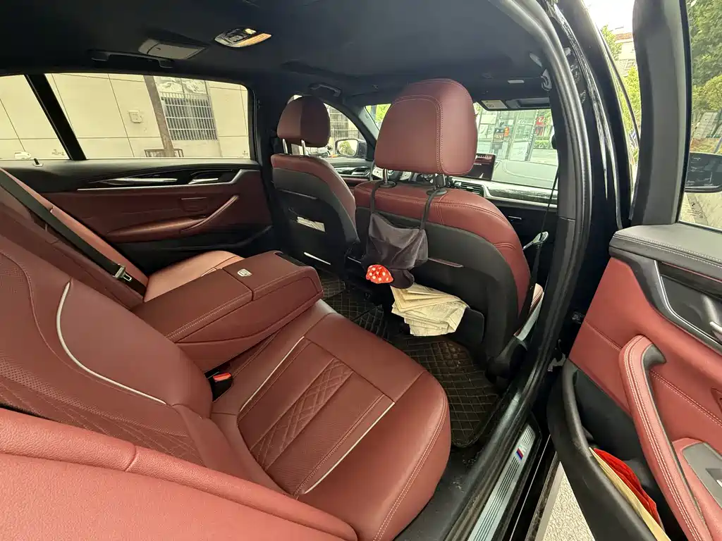 BMW 5 Series 2023