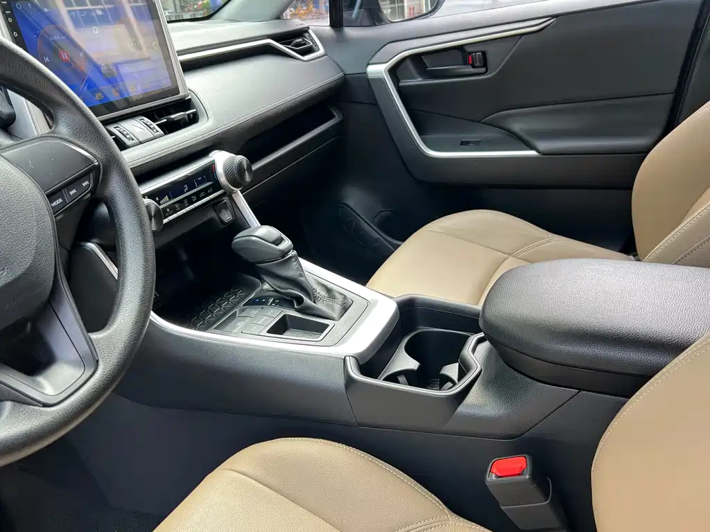 Toyota Wildlander 2022 — фото 13
