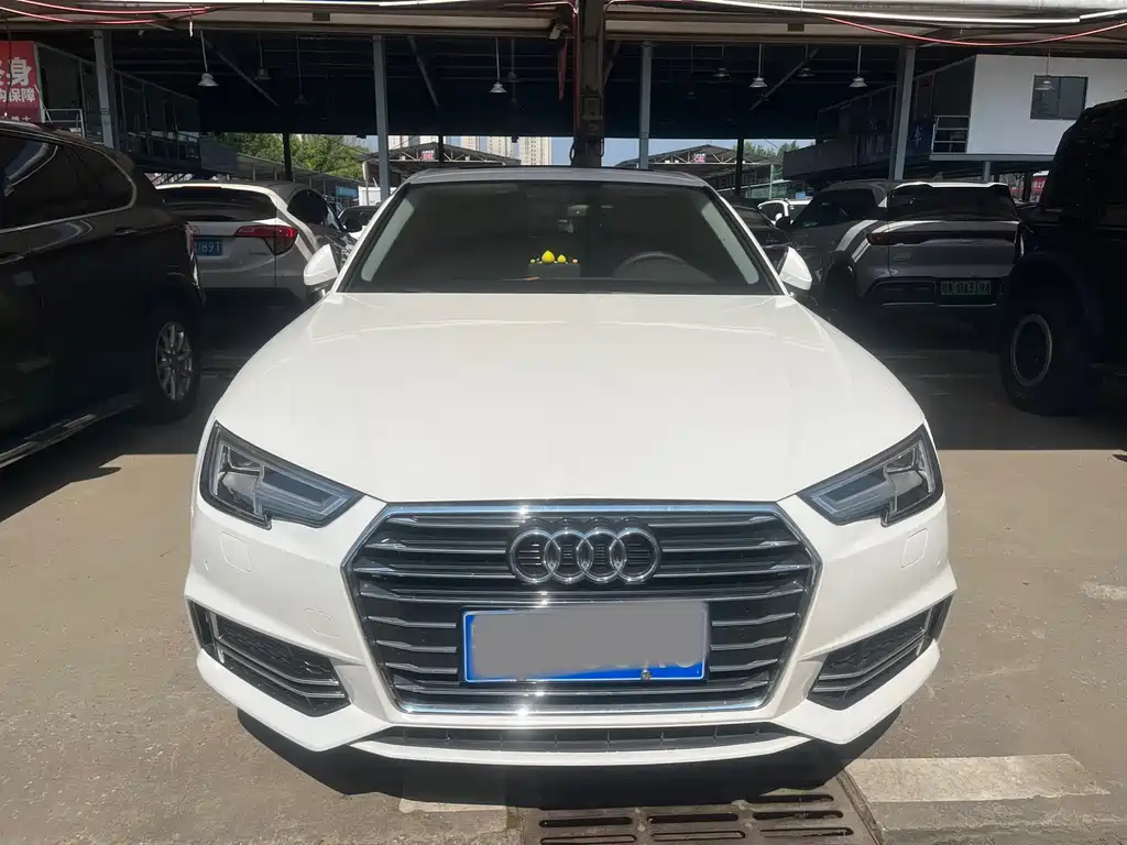 Audi A4L 2018