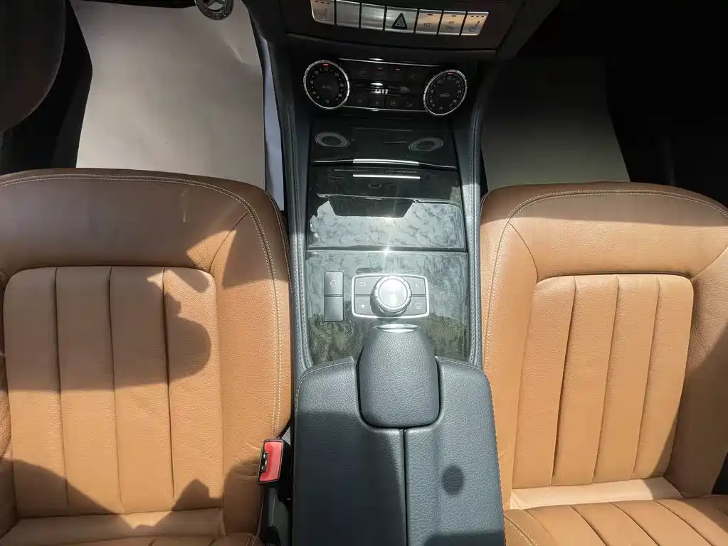 Mercedes-Benz CLS 2015 — фото 19