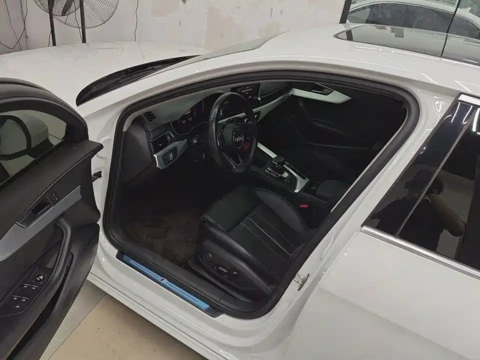 Audi A4L 2021