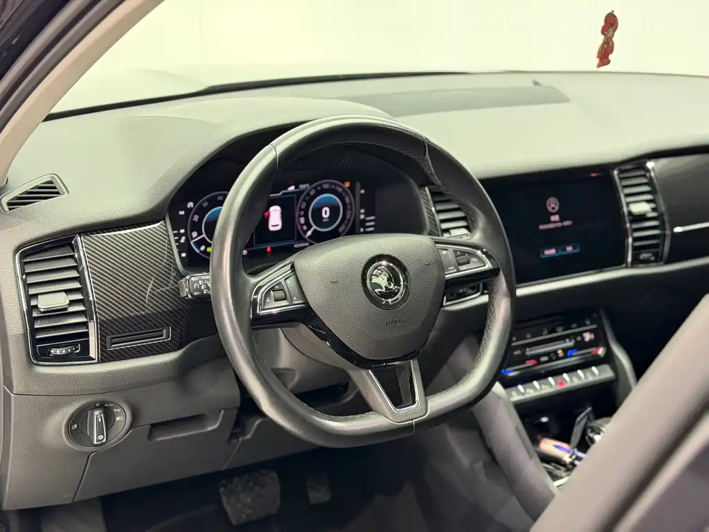 Skoda Kodiaq GT 2021 — фото 9